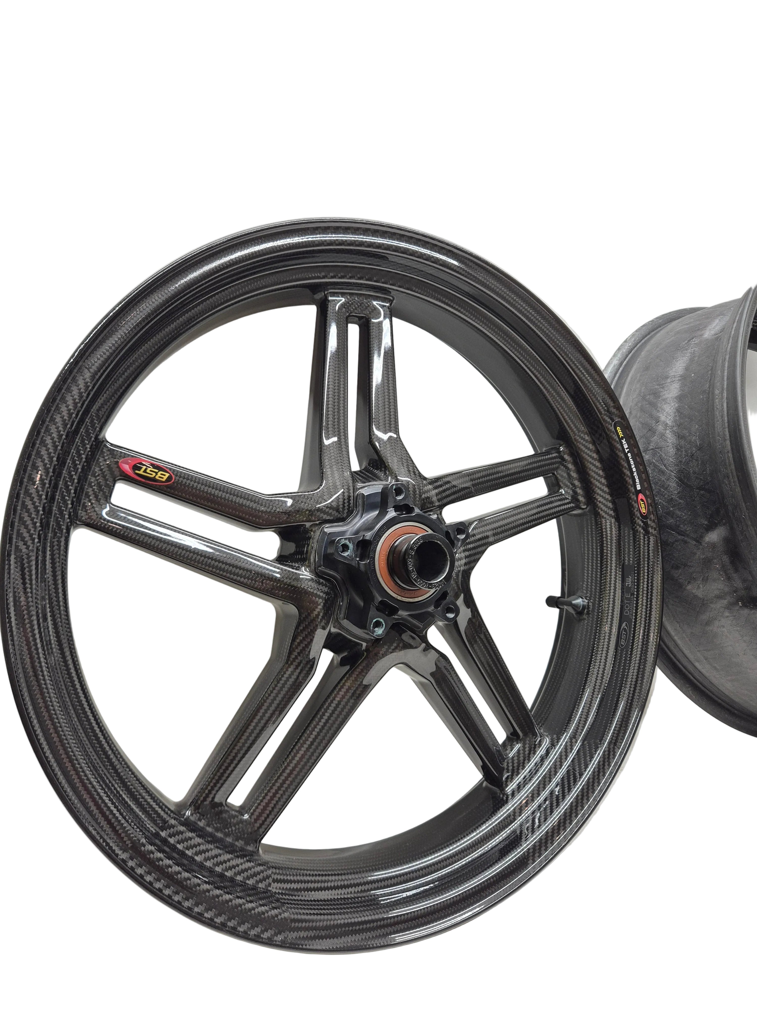 Paire de jantes / roues en carbone BST - Ducati Panigale 1199 / 1299 / V4