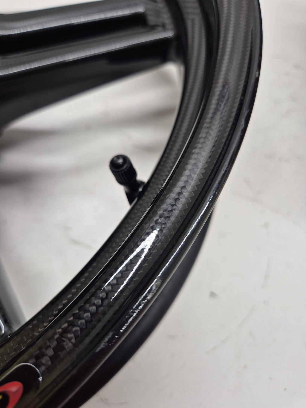 Paire de jantes / roues en carbone BST - Ducati Panigale 1199 / 1299 / V4