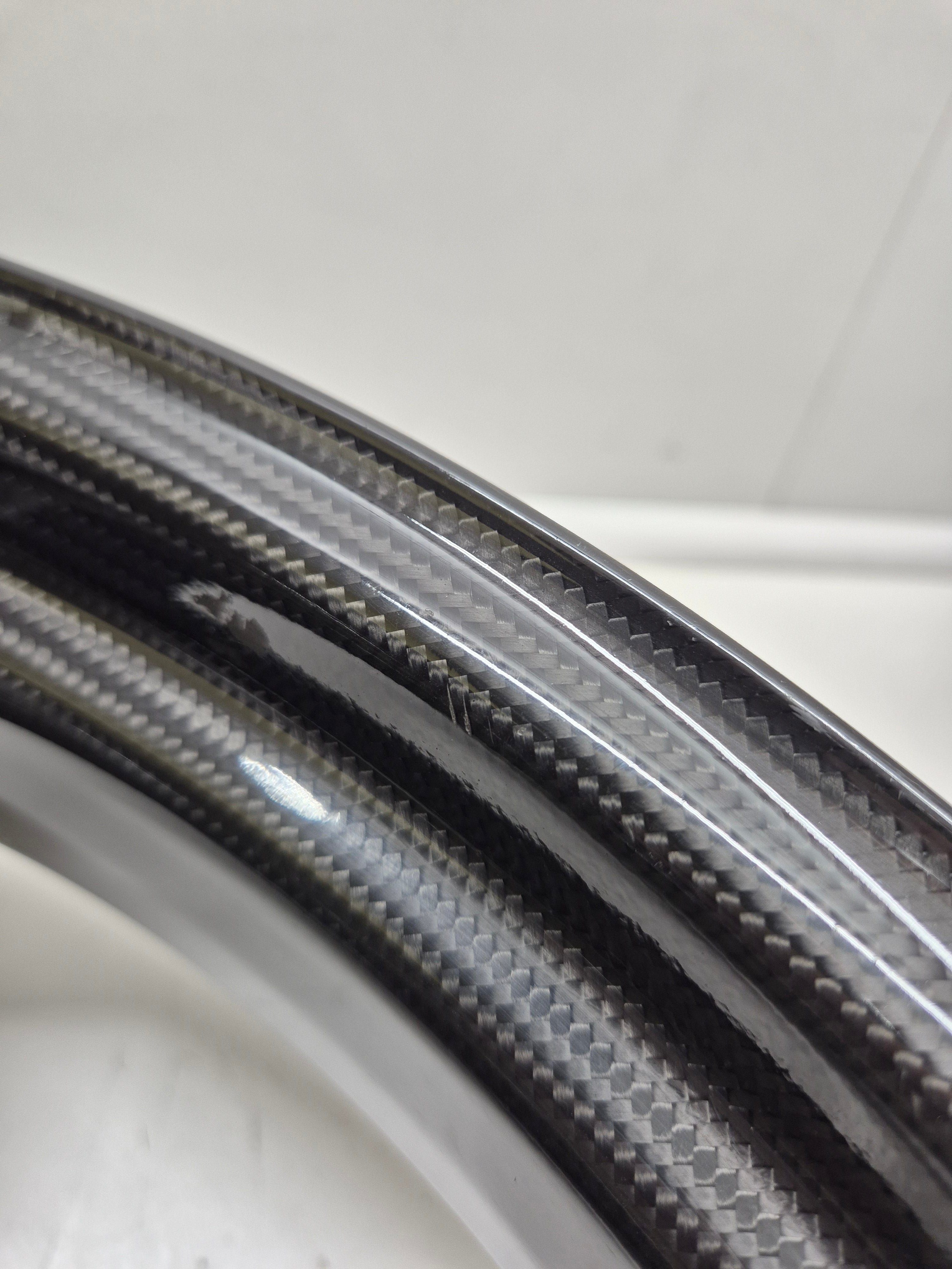 Paire de jantes / roues en carbone BST - Ducati Panigale 1199 / 1299 / V4