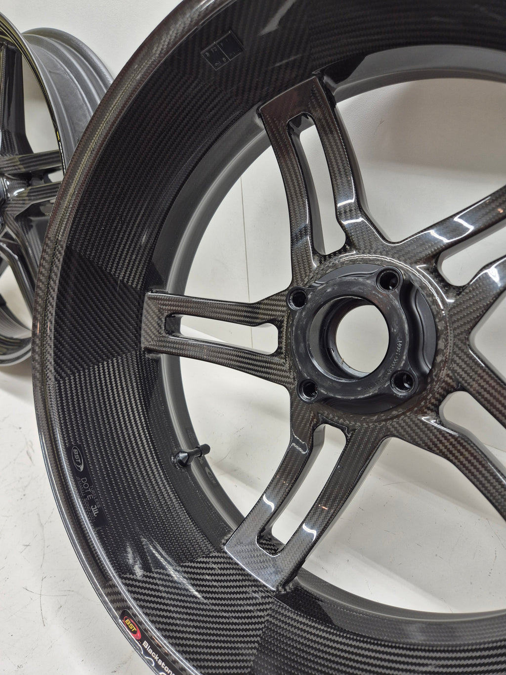 Paire de jantes / roues en carbone BST - Ducati Panigale 1199 / 1299 / V4