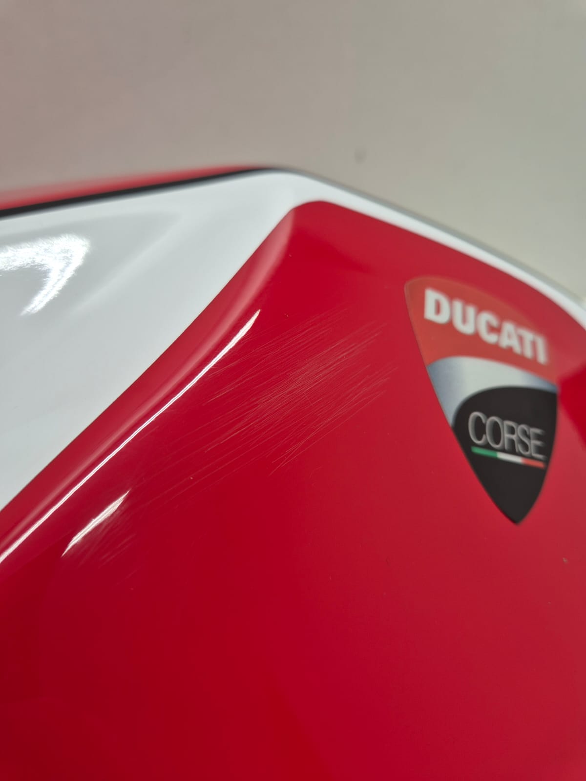 Carénage réservoir gauche - Ducati Hypermotard 1100 / 796