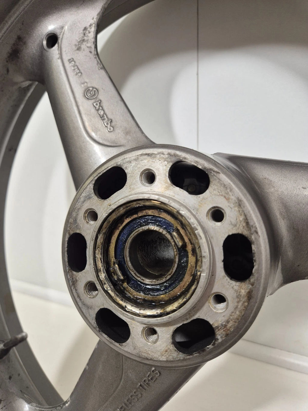 Jante / roue avant Ducati Monster / Supersport 620 / 750 / 800 / 900 / 1000