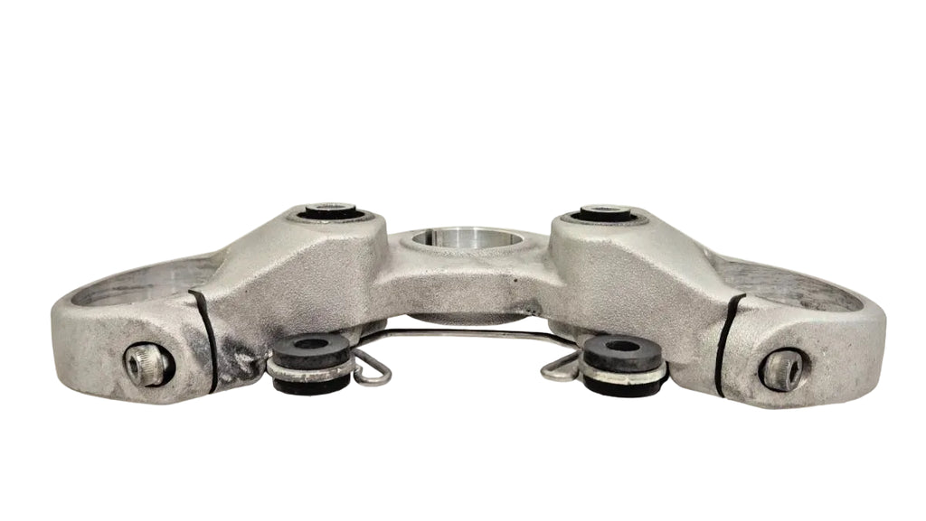 Té de fourche supérieur Ducati Monster 696 / 796 / 1100 34120681A