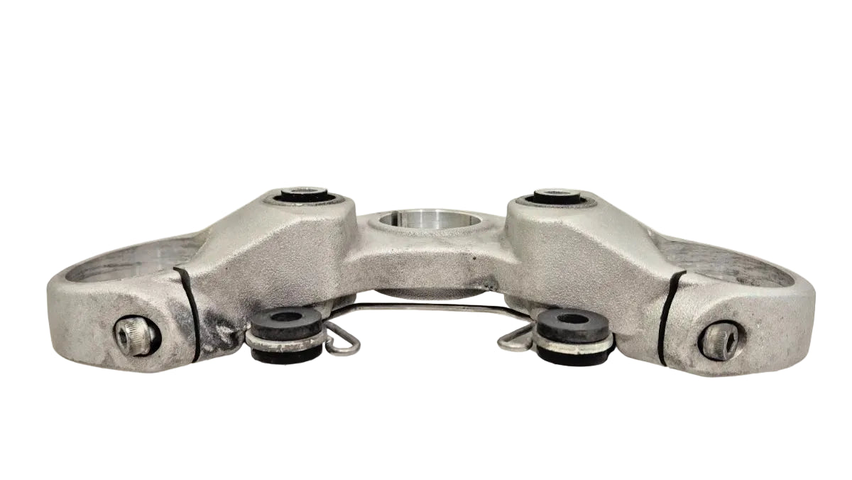 Té de fourche supérieur Ducati Monster 696 / 796 / 1100 34120681A
