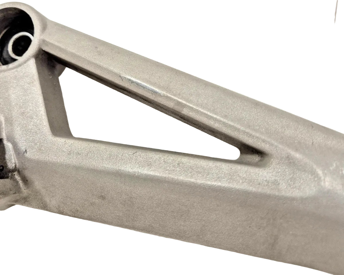 Platine repose pieds gauche Ducati Monster 696 / 796 / 1100 82411451B