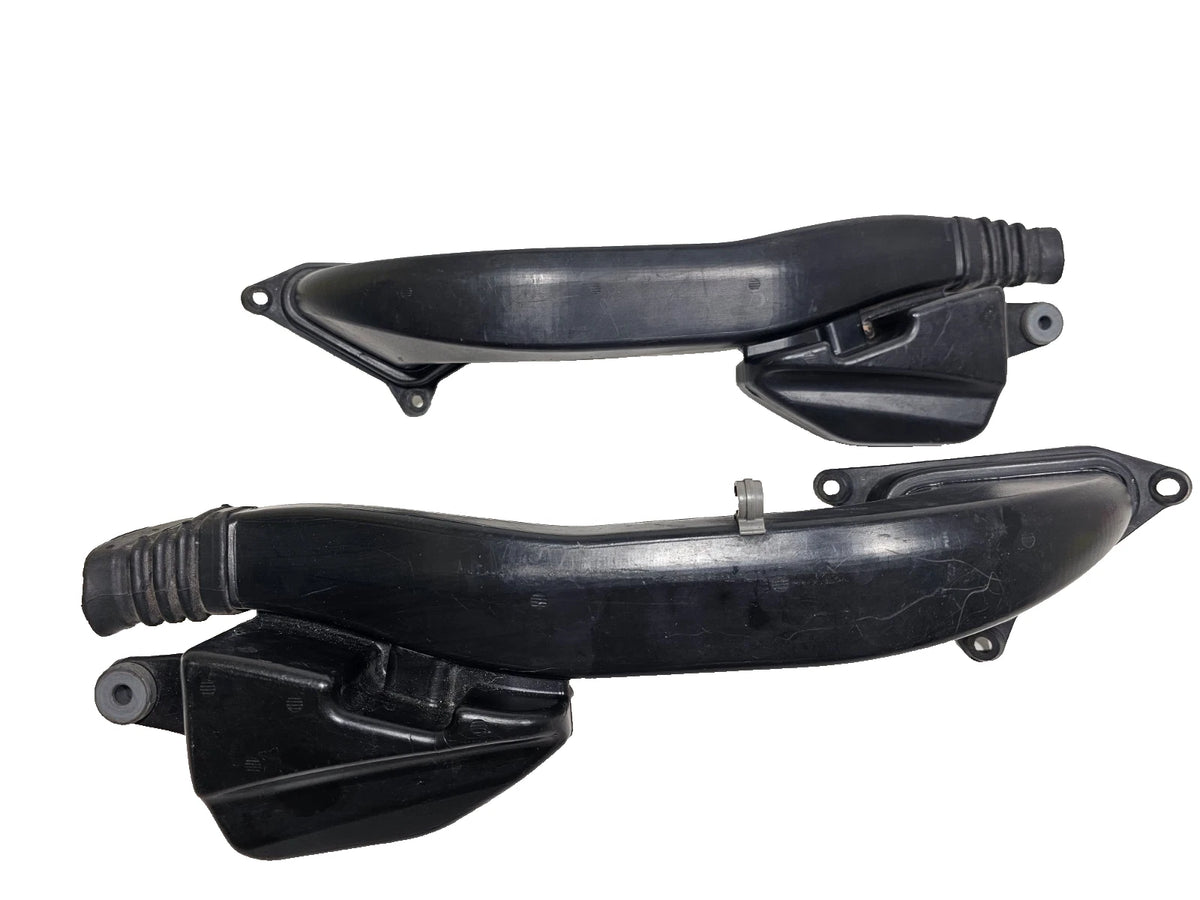 Paire de convoyeurs d'air Ducati 848 / 1098 / 1198 442114821A / 44211492A