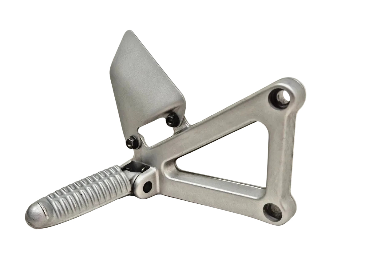 Platine repose pied pilote droite Ducati Supersport 620 / 750 / 800 / 900 ie