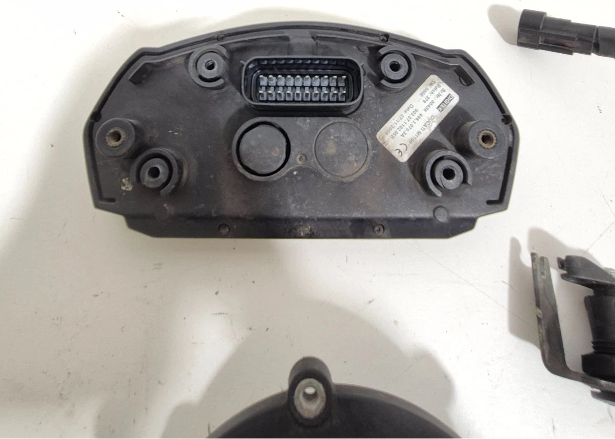 Ensemble tableau de bord / compteur + clé Ducati monster 796 / 1100 40610703A