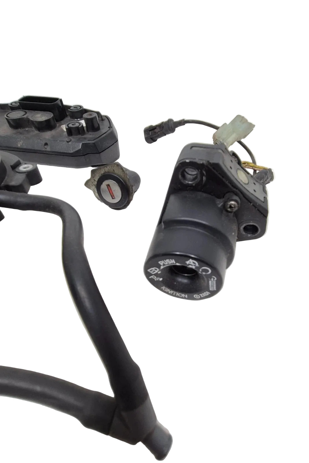 Ensemble tableau de bord / compteur + clé Ducati monster 796 / 1100 40610703A