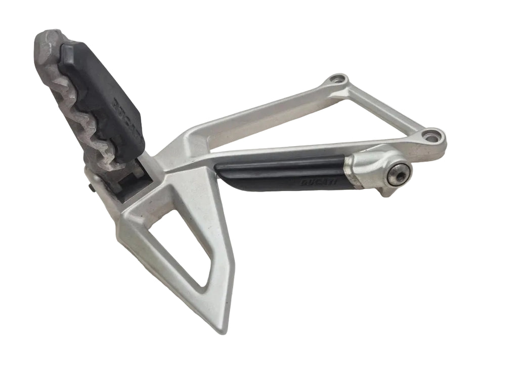 Platine repose pieds arrière gauche Ducati Multistrada 1200 2010-2014 82411703AA