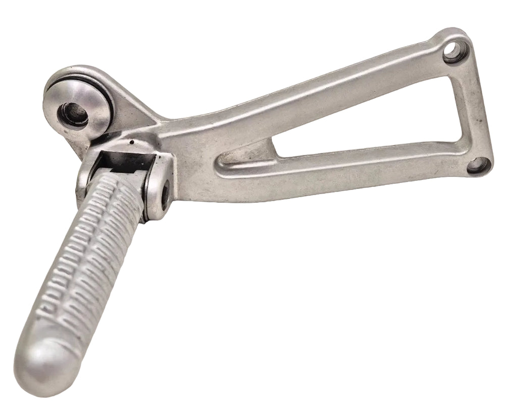 Platine repose pieds arrière droite Ducati Supersport 620 / 750 / 800 / 900 ie