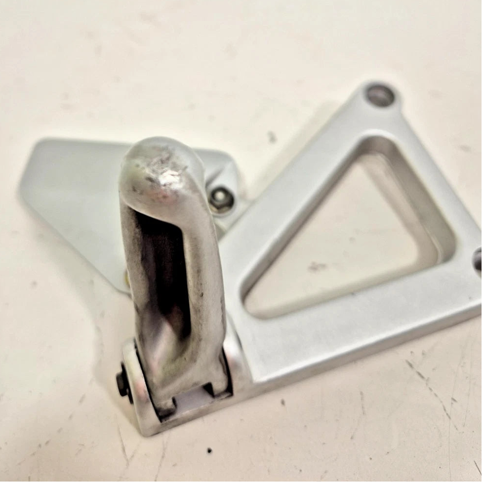 Platine repose pied pilote droite Ducati Supersport 620 / 750 / 800 / 900 ie