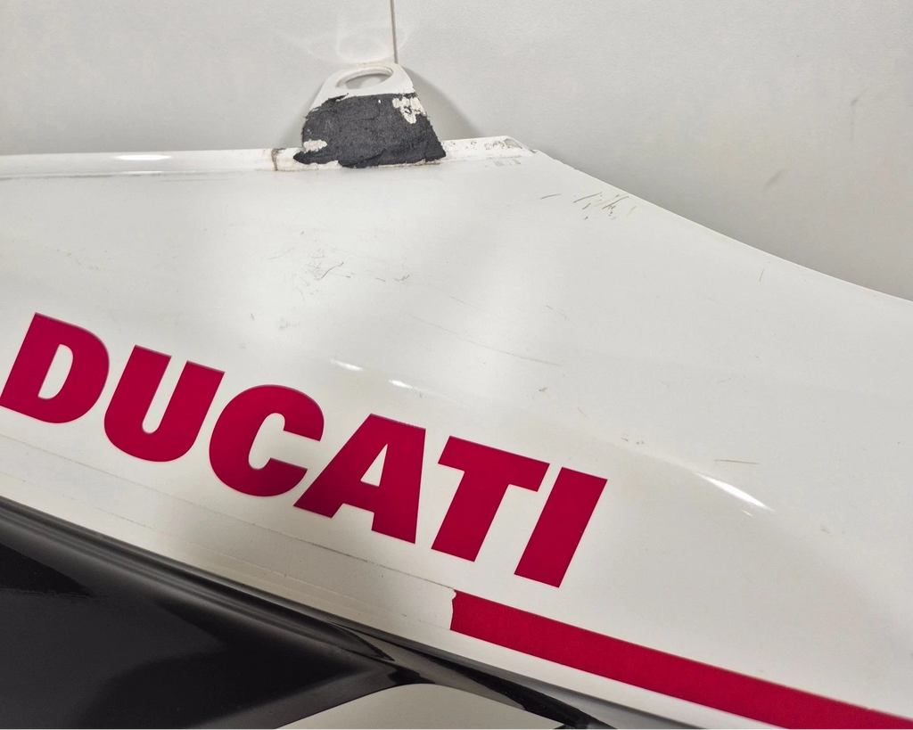 Carénage réservoir droit Ducati 1100 Hypermotard Evo SP