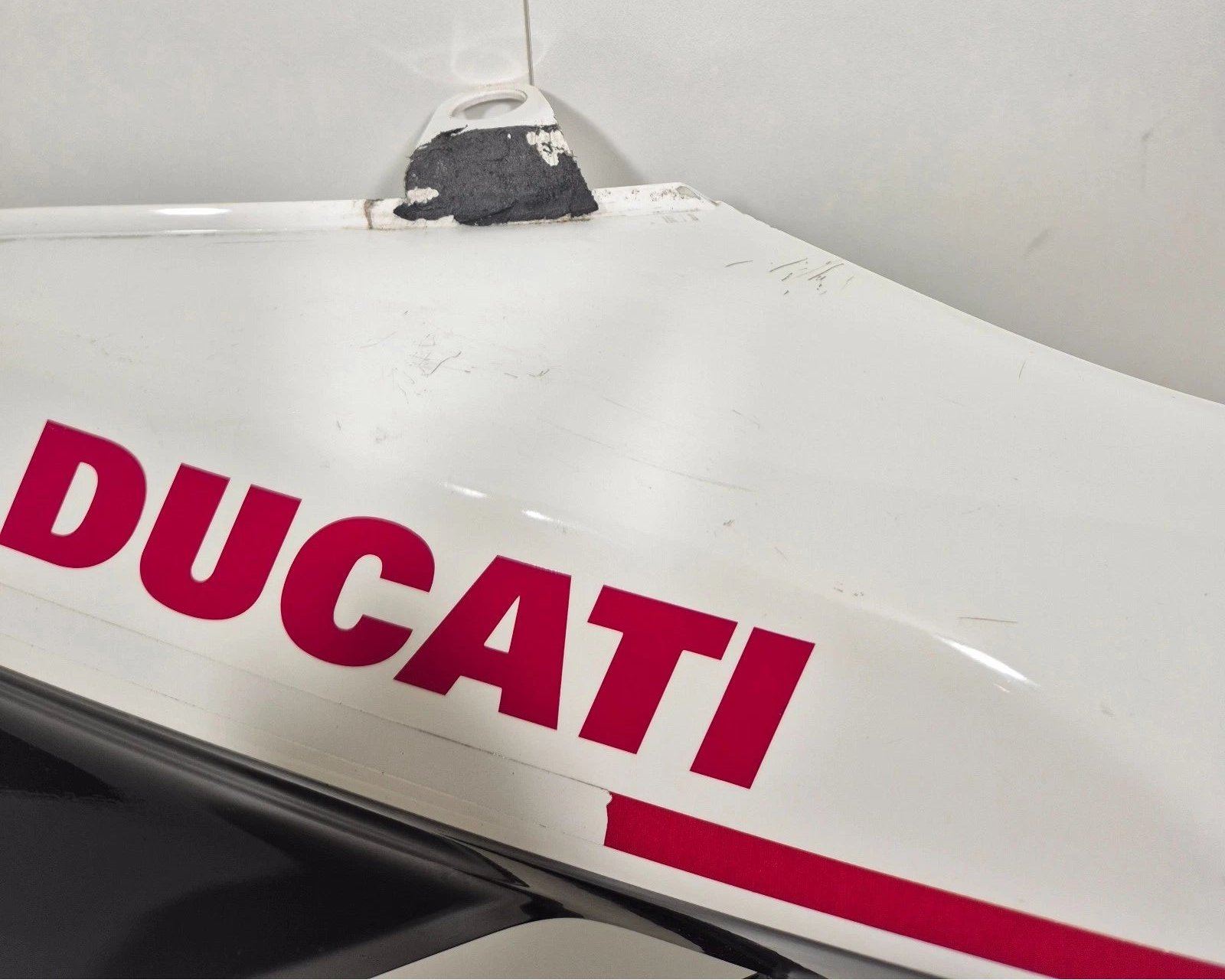 Carénage réservoir droit Ducati 1100 Hypermotard Evo SP