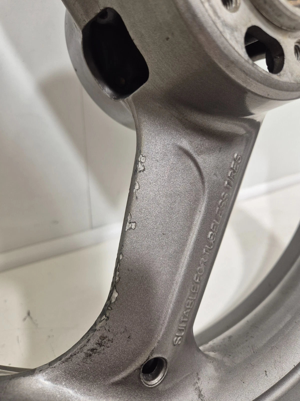 Jante / roue avant Ducati Monster / Supersport 620 / 750 / 800 / 900 / 1000